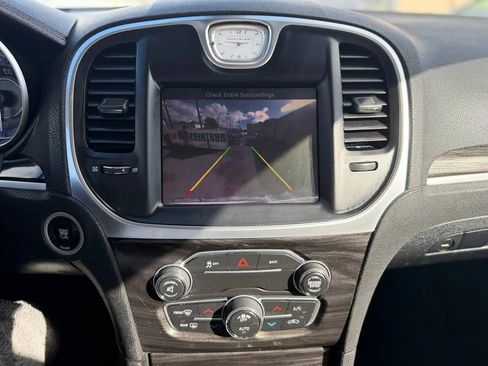 Used 2016 Chrysler 300 Limited image 44