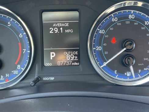 Used 2018 Toyota Corolla LE w/ Protection Package FWD image 17