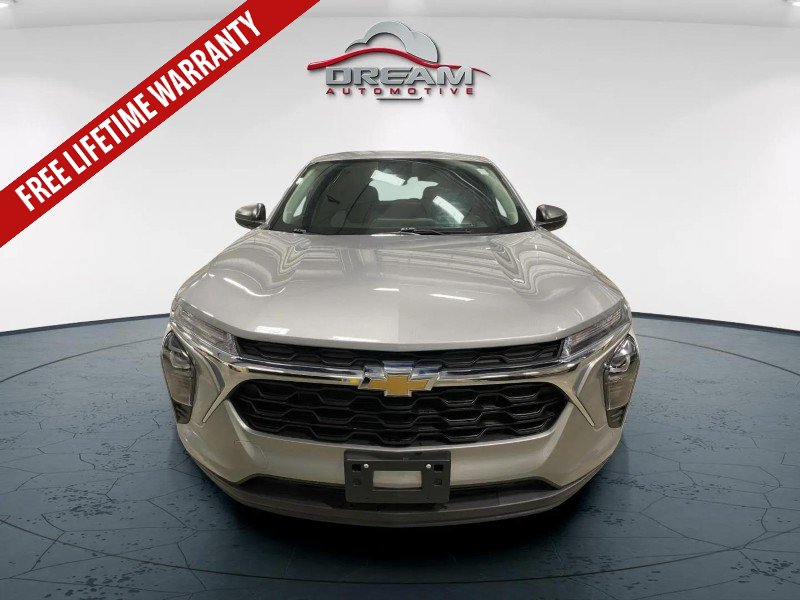 Used 2024 Chevrolet Trax LS FWD image 3