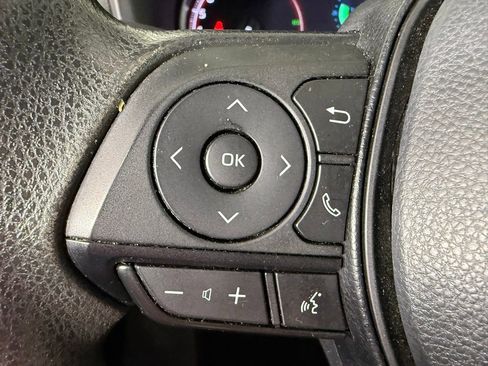 Used 2024 Toyota RAV4 XLE FWD image 27