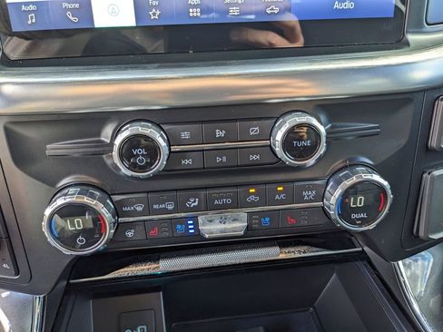 Used 2021 Ford F150 Lariat w/ Equipment Group 502A High image 33