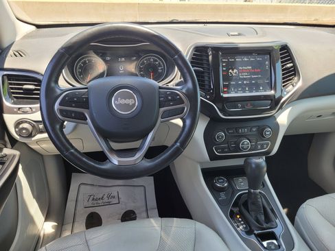 Used 2019 Jeep Cherokee Limited AWD/4WD image 19