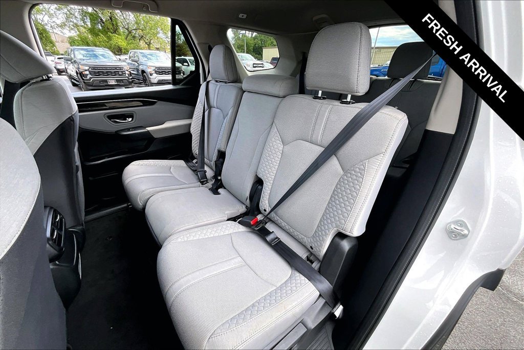 Used 2023 Honda Pilot LX image 7