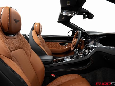 Used 2022 Bentley Continental GT image 33