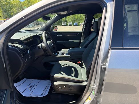 New 2026 GMC Acadia AT4 w/ LPO, All-Weather Package AWD/4WD image 10