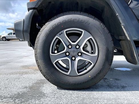 Used 2021 Jeep Wrangler Sport AWD/4WD image 8