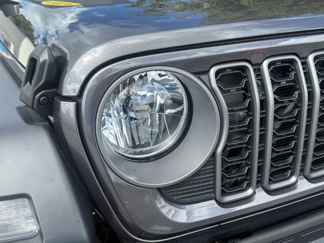 Used 2026 Jeep Wrangler Unlimited Sport AWD/4WD image 9