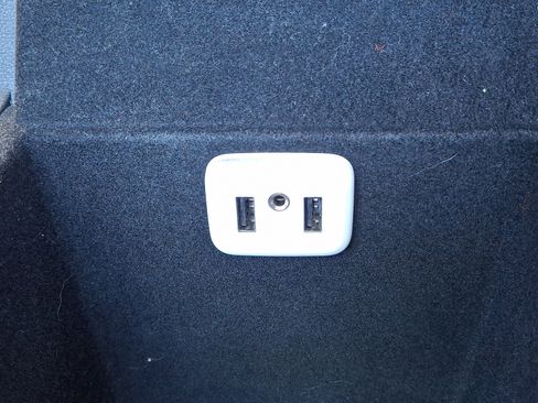 Used 2018 Cadillac XT5 Luxury w/ Driver Awareness Package image 26