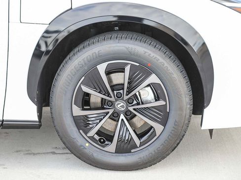 New 2026 Lexus RZ 350e 2WD image 10