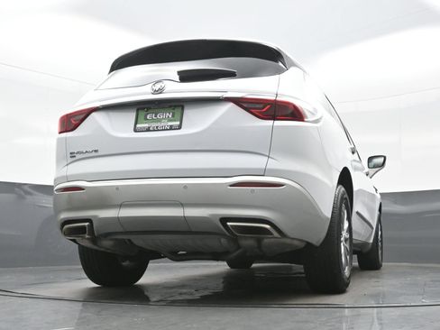 Used 2022 Buick Enclave Essence AWD/4WD image 32