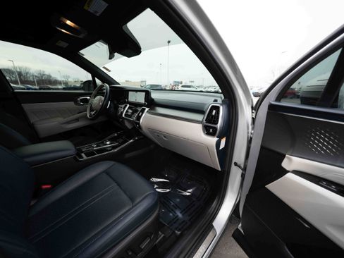 Used 2022 Kia Sorento SX Prestige image 26