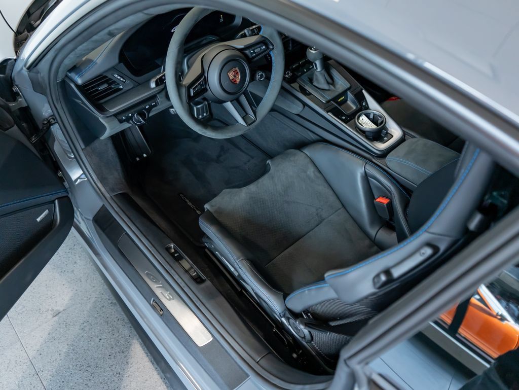 Certified 2026 Porsche 911 GT3 RWD image 4