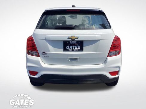 Used 2020 Chevrolet Trax LS FWD image 8