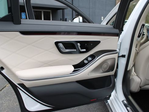 Used 2024 Mercedes-Benz S 63 AMG S image 18