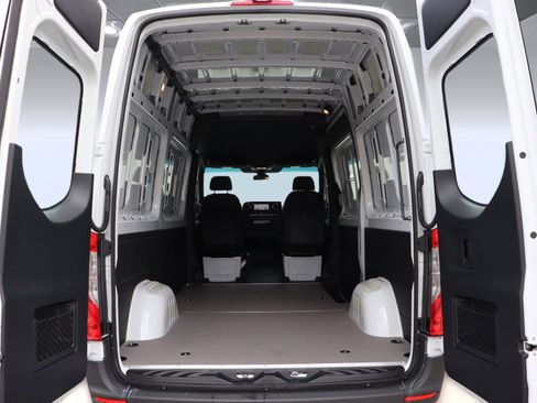 New 2025 Mercedes-Benz Sprinter 2500 image 28