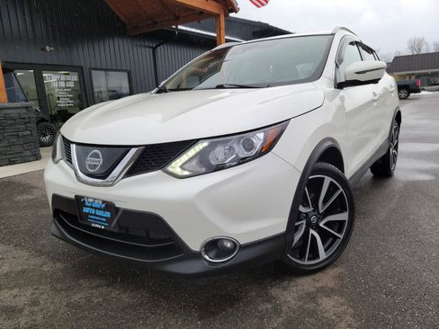 Used 2018 Nissan Rogue Sport SL w/ SL Premium Package image 1