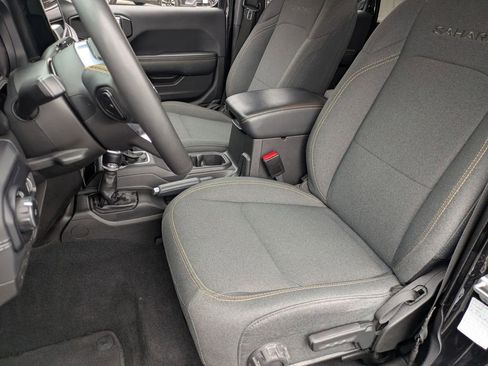 Used 2024 Jeep Wrangler Sahara image 14