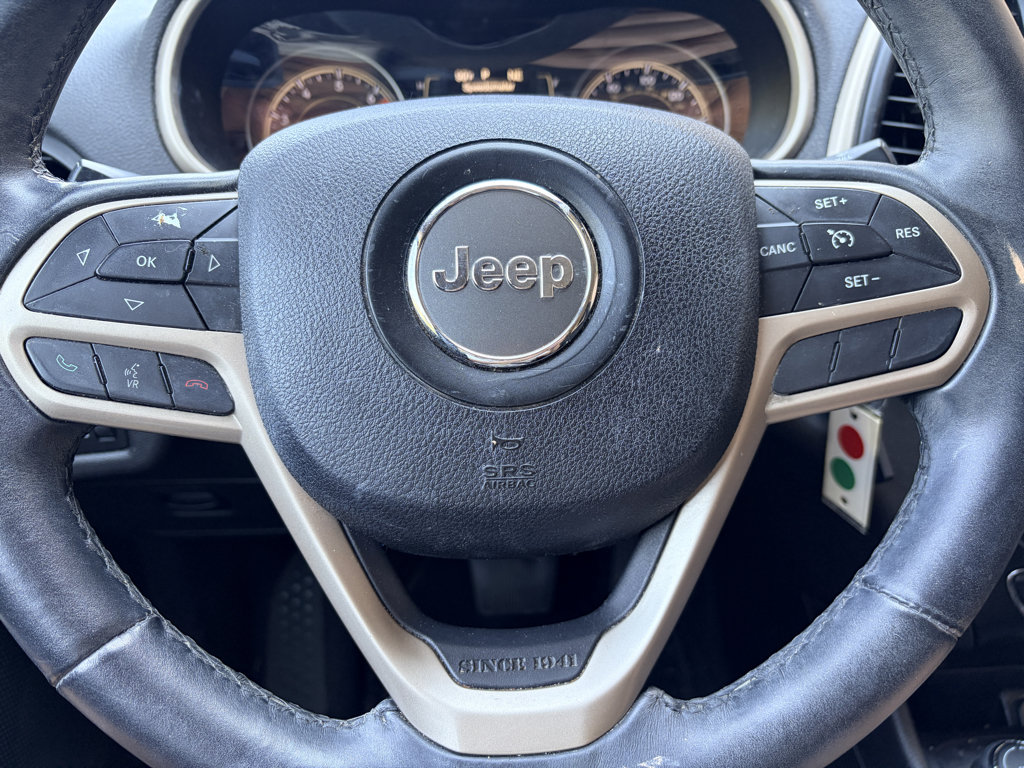 Used 2017 Jeep Cherokee Latitude w/ Safety/Convenience Group AWD/4WD image 9