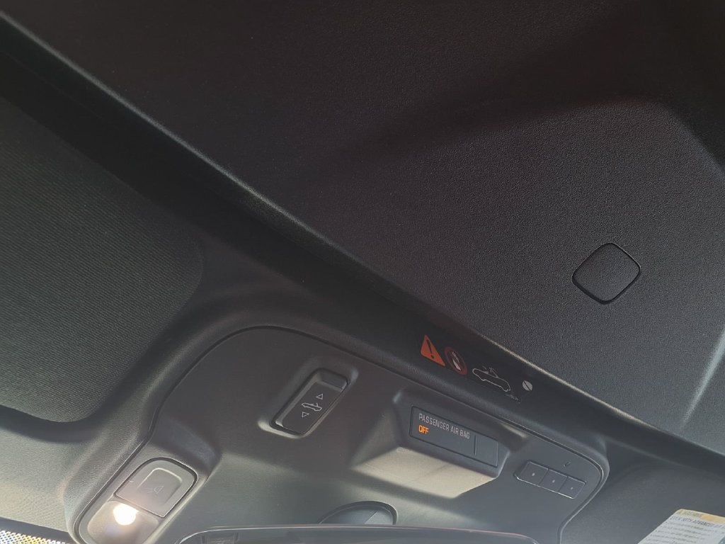 Used 2016 Chevrolet Camaro SS RWD image 13