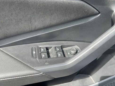 Used 2024 Volkswagen Jetta SE w/ Panoramic Sunroof Package FWD image 15