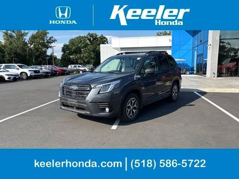 Used 2022 Subaru Forester Premium AWD/4WD image 1
