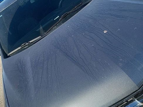 Used 2021 Chevrolet Traverse LT image 27