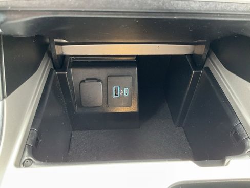 Used 2023 Ford Explorer XLT w/ Equipment Group 202A image 10