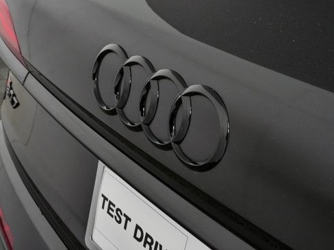 Used 2022 Audi SQ7 Prestige AWD/4WD image 38