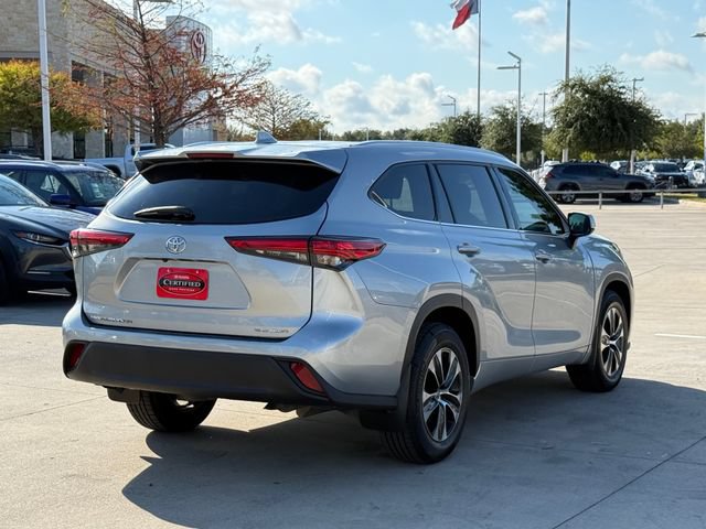 Used 2020 Toyota Highlander XLE AWD/4WD image 5