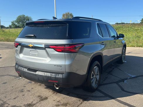 Used 2023 Chevrolet Traverse LT FWD image 5