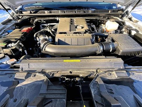 Used 2025 Nissan Frontier SV image 10