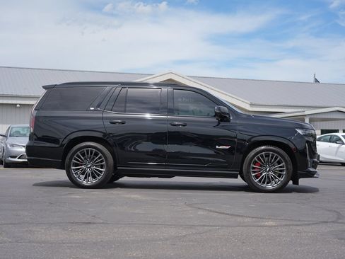 Used 2024 Cadillac Escalade V AWD/4WD image 2