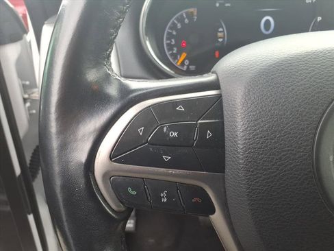 Used 2022 Jeep Grand Cherokee Laredo E image 26