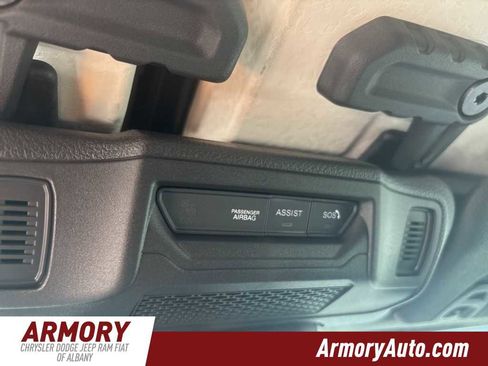 New 2025 Jeep Gladiator Sport image 17