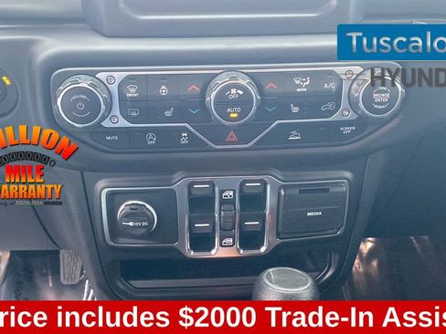 Used 2023 Jeep Gladiator Sport image 22