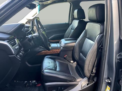Used 2018 Chevrolet Suburban Premier AWD/4WD image 8