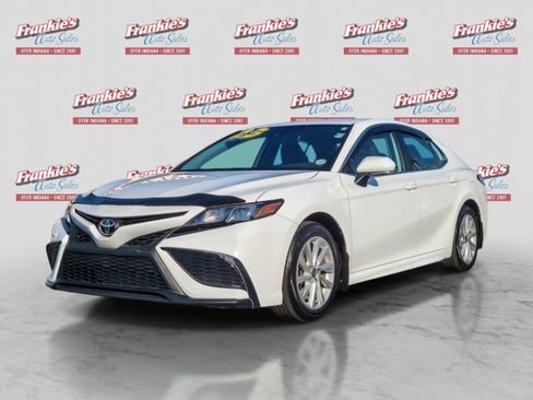 Used 2023 Toyota Camry SE FWD image 1