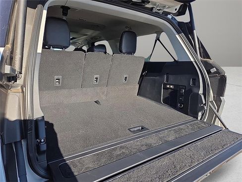 New 2025 Lincoln Navigator L Reserve image 8