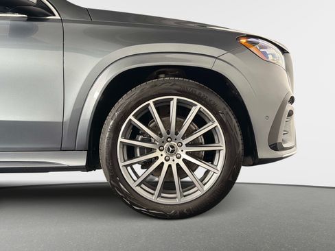 Used 2025 Mercedes-Benz GLS 450 4MATIC w/ AMG Line Exterior image 21