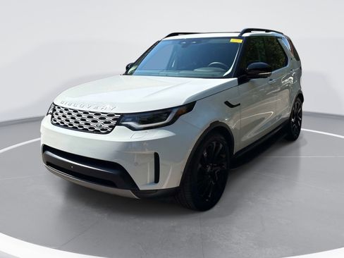 Used 2024 Land Rover Discovery S AWD/4WD image 3
