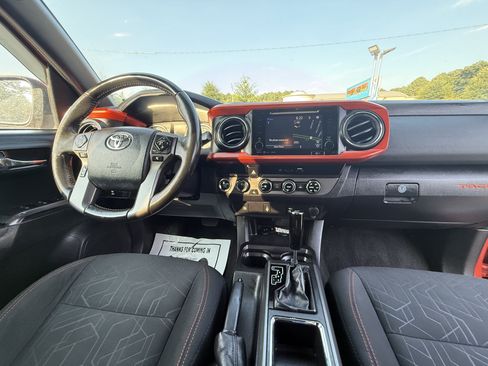 Used 2016 Toyota Tacoma TRD Off-Road w/ Towing Package AWD/4WD image 20