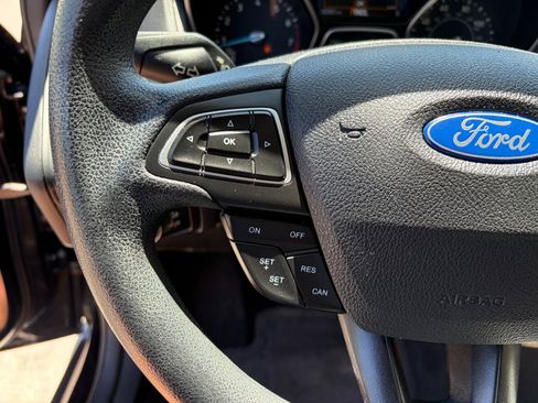 Used 2016 Ford Focus SE FWD image 14