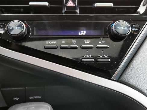Used 2022 Toyota Camry SE image 28