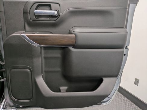 Used 2021 GMC Sierra 1500 SLT image 25