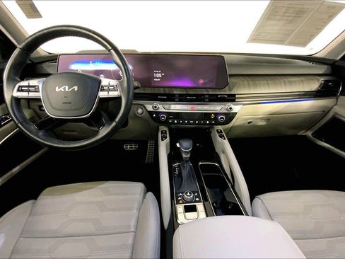 Used 2024 Kia Telluride SX Prestige w/ Towing Package AWD/4WD image 15