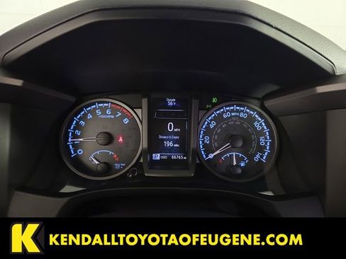 Used 2017 Toyota Tacoma TRD Sport image 15