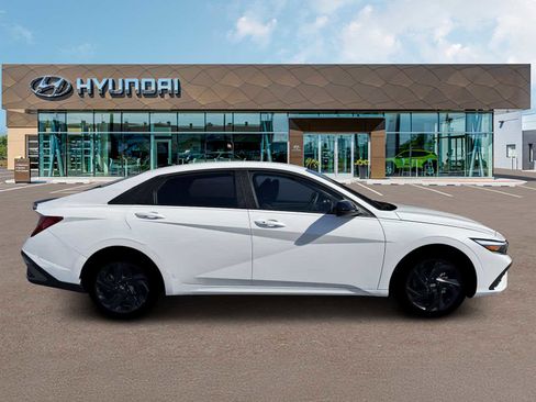 New 2026 Hyundai Elantra Sport image 9