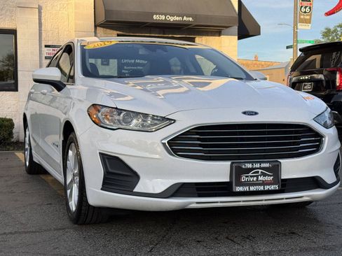 Used 2019 Ford Fusion SE FWD image 12