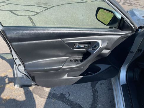 Used 2016 Nissan Altima 2.5 S w/ Power Driver Seat Package FWD image 17