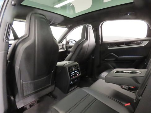 Certified 2026 Porsche Cayenne S AWD/4WD image 45
